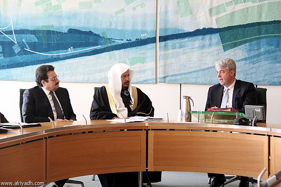 لندن : تعيين سيدات خطوة مهمة تعكس تطور العمل في مجلس الشورى السعودي