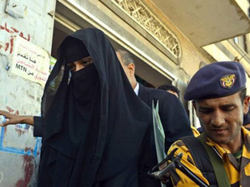 محكمة اليمن : استدعاء ولي أمر فتاة بحر أبو سكينة لتزويجها