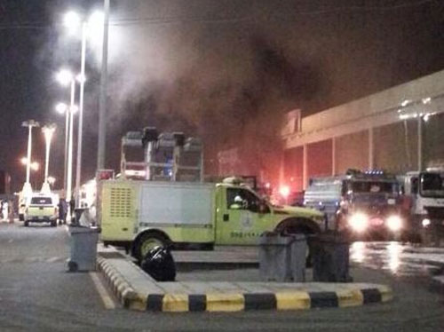 حريق بسوق الشاطئ بجدة