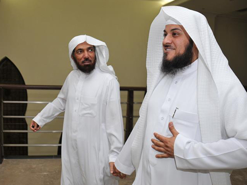 مليون درهم للعريفي والعودة والعواجي من ناشط اماراتي اذا ذهبو الى سوريا